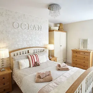Host & - View Point Apartment Hinderwell